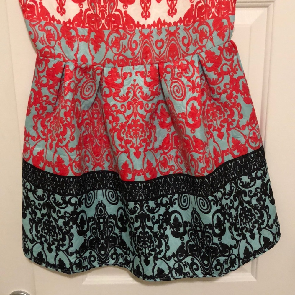 Dress - Picture 4 of 4